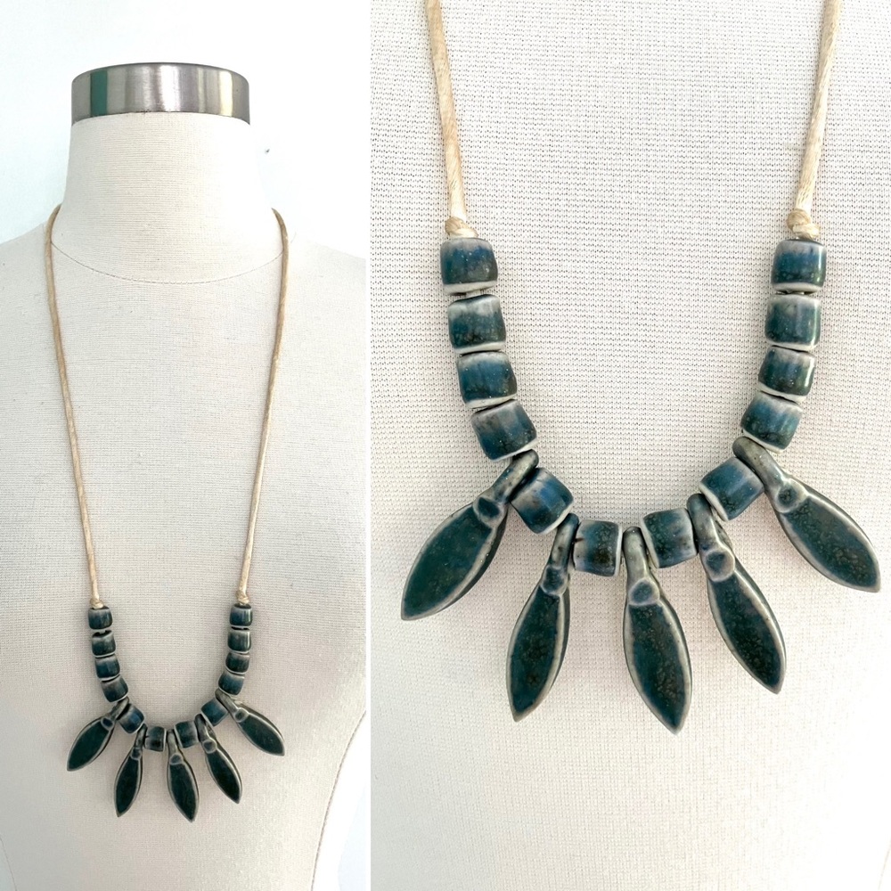 Vintage 70’s blue ceramic beaded adjustable cord statement necklace